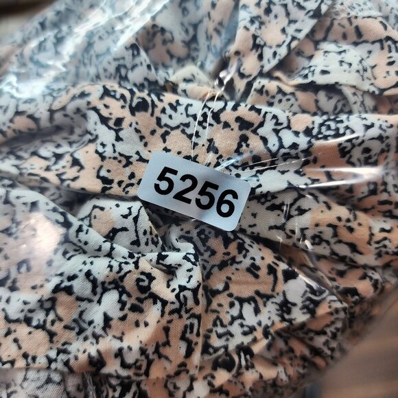 Women's BCBG Generation Halter Neck Pink & White Romper 2" Inseam Size M - Picture 13 of 13